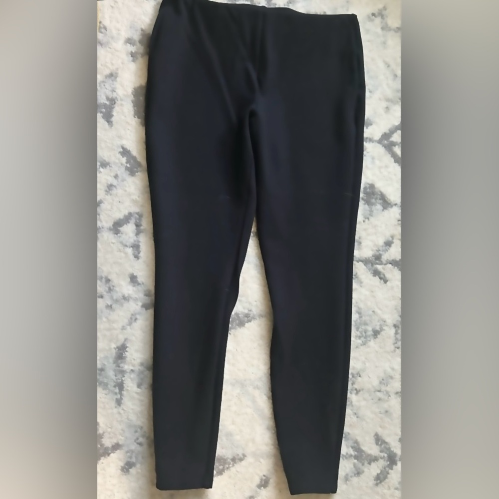 Chico So Slimming Leggings. Black. *** sz 0 See Chicos sizing chart.